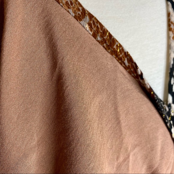 NWT BTFL-life Reptile Print blouse top size L - Picture 4 of 4